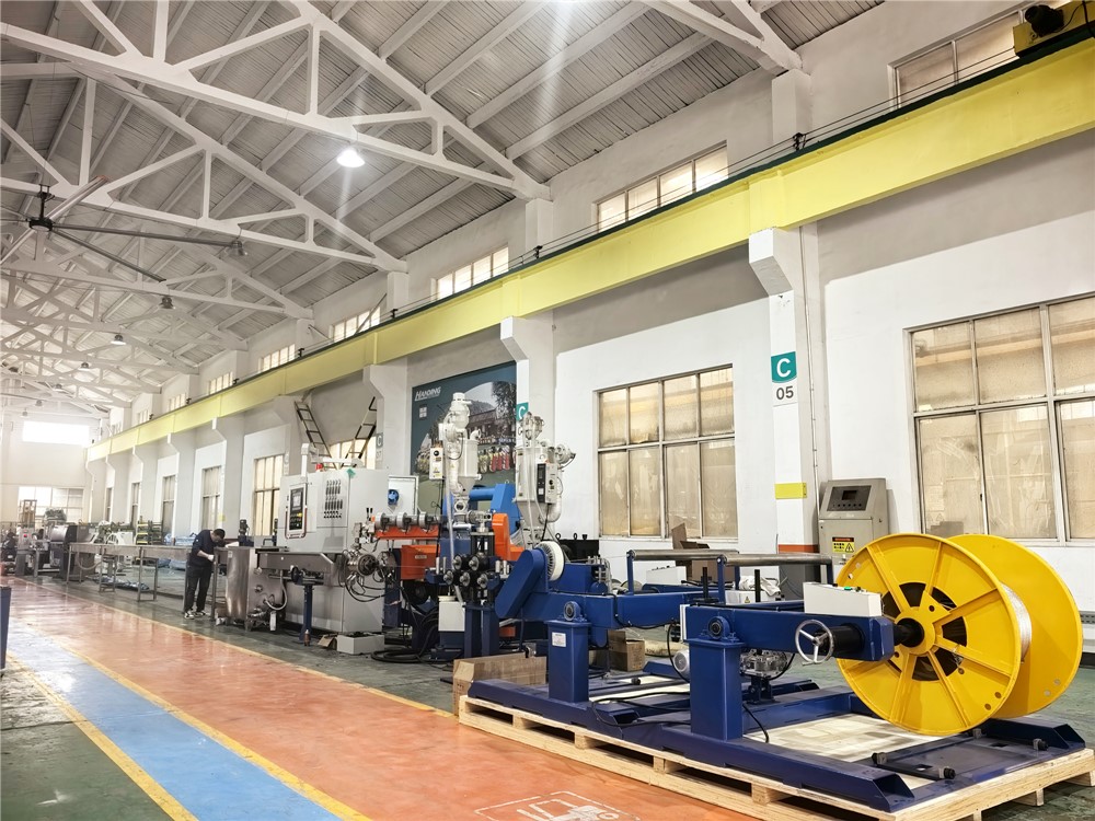漢鼎90+45mm電線電纜擠出機(jī)